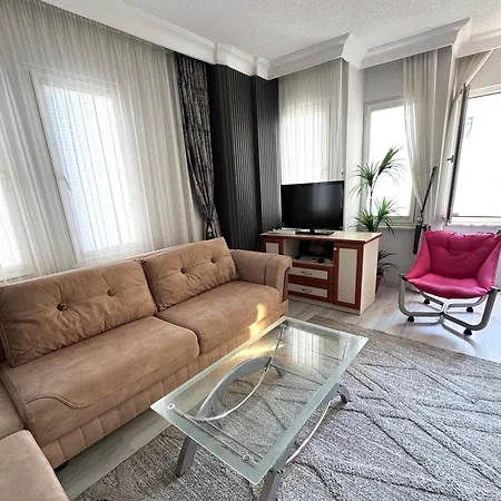Cleopatra Damlatash Apartments